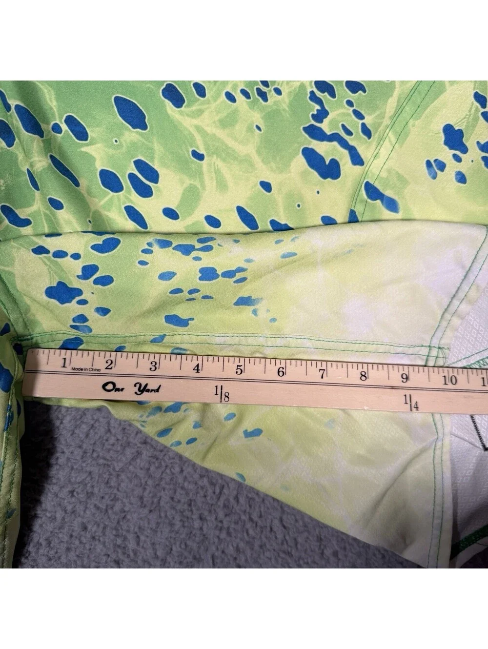 Pelagic Dorado Board Shorts Mens Size 40 Sharkskin Green Yellow
